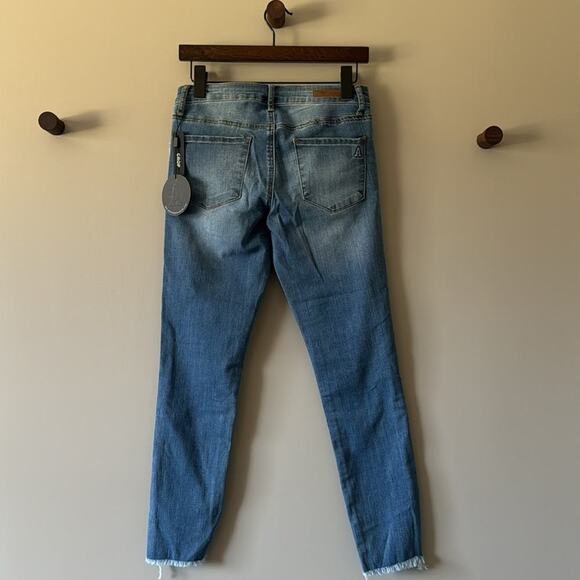 ARTICLES OF SOCIETY SUPER SOFT SPARTA WASH SKINNY JEANS W/ FRAYED HEM SZ 26 - Picture 2 of 7